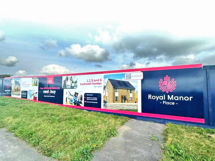 Royal_Manor-Hoarding-2-700×525