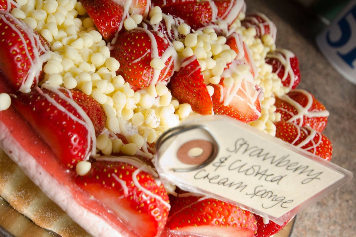 strawb_clotted-1180×786